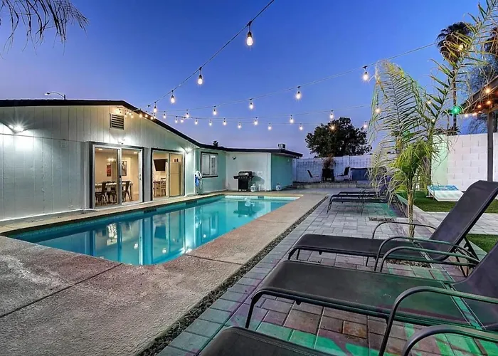 7 Large Bedrooms Bocce Court Firepit Phoenix