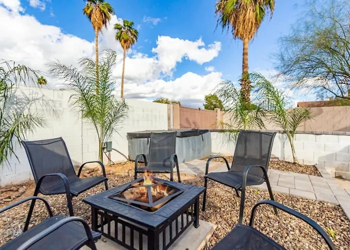 Holiday home 7 Large Bedrooms Bocce Court Firepit *