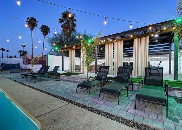 Holiday home 7 Large Bedrooms Bocce Court Firepit Phoenix