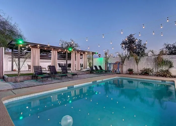 7 Large Bedrooms Bocce Court Firepit Holiday home Phoenix